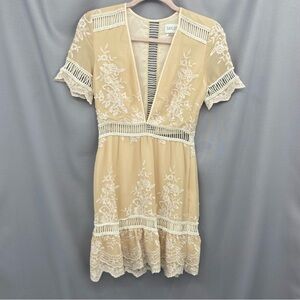 SAYLOR ALEXA DRESS IN NUDE & LACE V-Neck Short Sleeve Size XS